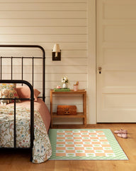 Mini Daisy Checkerboard Rug